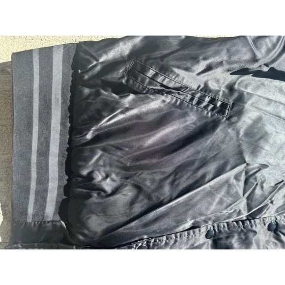 Nike LA Lakers Kobe Bryant Bomber Jacket Mens XL Black Mamba Hunt Or Be Hunted - Picture 12 of 16